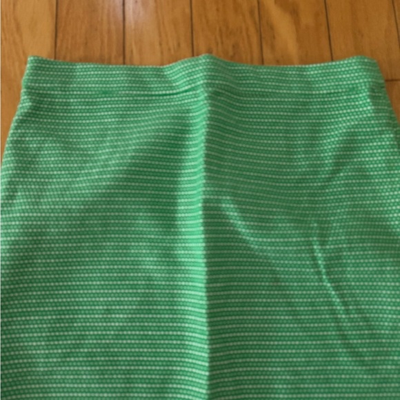 🎉5 items for $15!🎉 NWT j crew green and white polka dot skirt - Picture 3 of 4